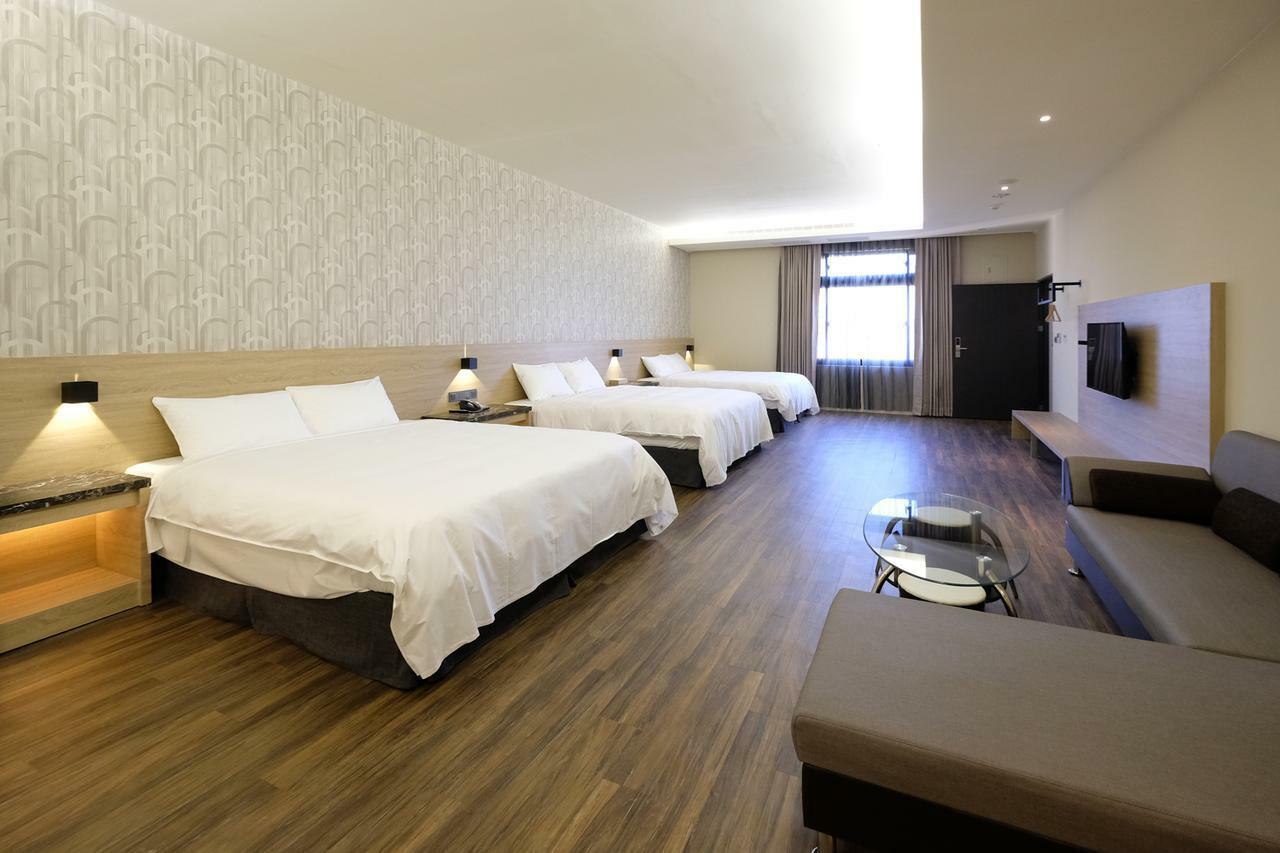 Yu Chun Hotel Тайчжун Экстерьер фото